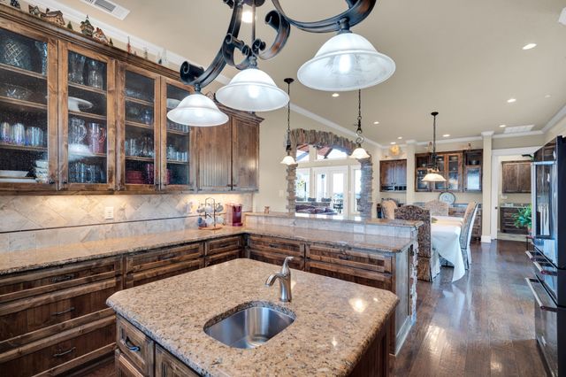 217 Hunter Pass, Waxahachie, TX 75165