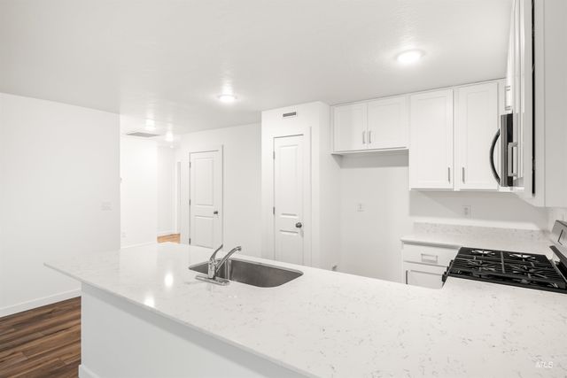 11124 Maroon Bells Dr, Caldwell, ID 83605