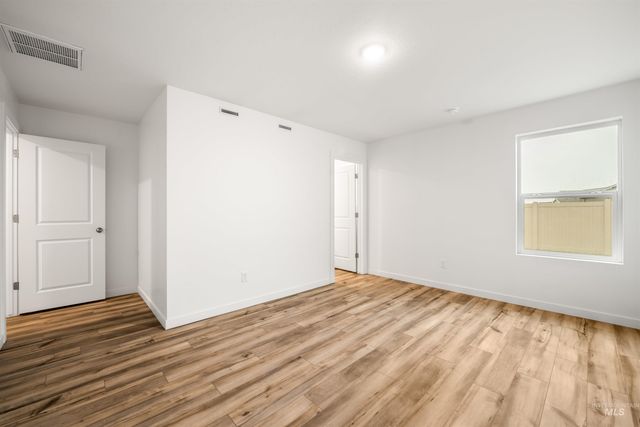 11124 Maroon Bells Dr, Caldwell, ID 83605