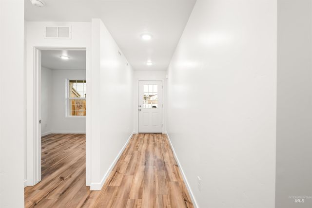 11124 Maroon Bells Dr, Caldwell, ID 83605