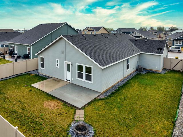 11124 Maroon Bells Dr, Caldwell, ID 83605