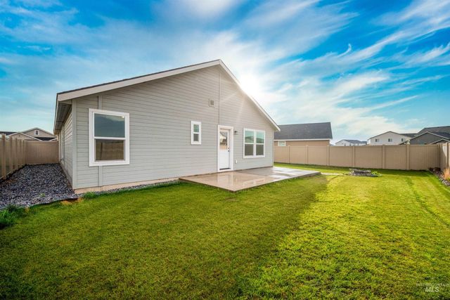 11124 Maroon Bells Dr, Caldwell, ID 83605