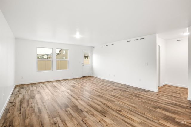 11124 Maroon Bells Dr, Caldwell, ID 83605