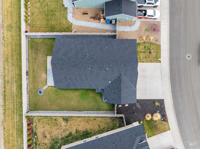 11124 Maroon Bells Dr, Caldwell, ID 83605