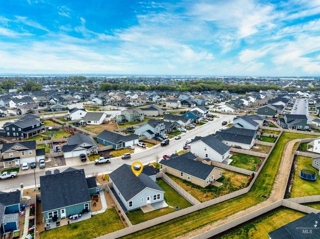 11124 Maroon Bells Dr, Caldwell, ID 83605