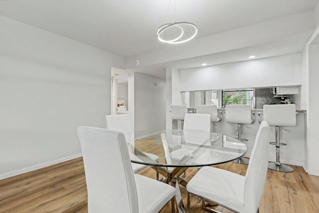 1518 Whitehall Drive 204, Davie, FL 33324