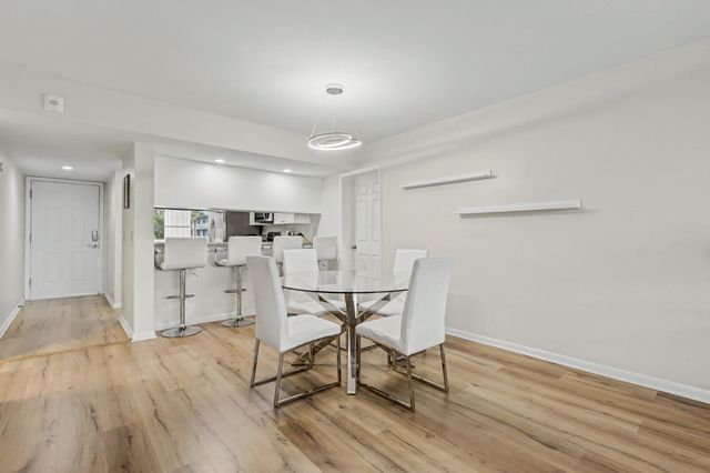 1518 Whitehall Drive 204, Davie, FL 33324