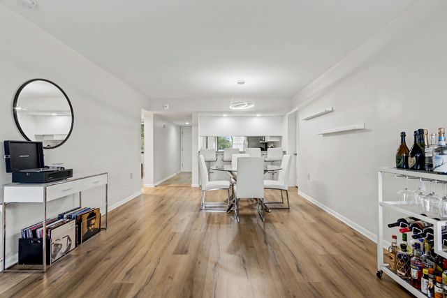 1518 Whitehall Drive 204, Davie, FL 33324