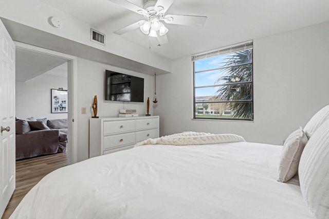 1518 Whitehall Drive 204, Davie, FL 33324