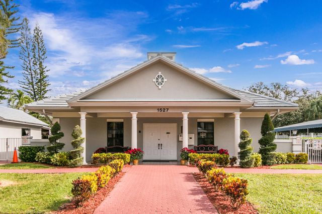 1518 Whitehall Drive 204, Davie, FL 33324