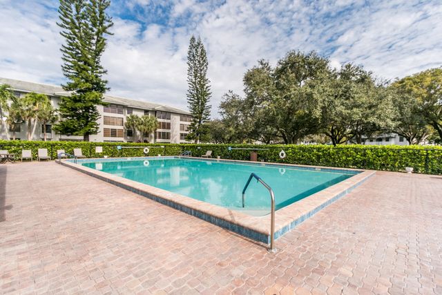 1518 Whitehall Drive 204, Davie, FL 33324