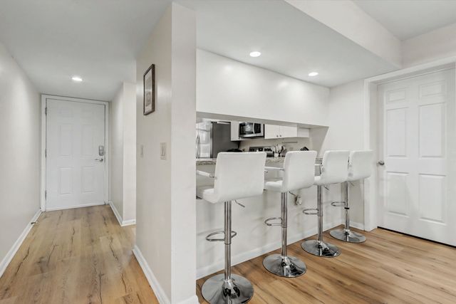 1518 Whitehall Drive 204, Davie, FL 33324