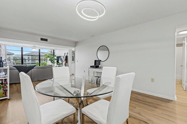 1518 Whitehall Drive 204, Davie, FL 33324