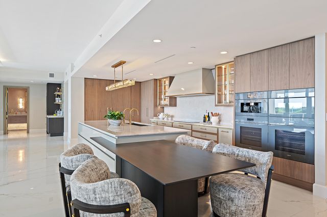 2720 Donald Ross Road 505, Palm Beach Gardens, FL 33410