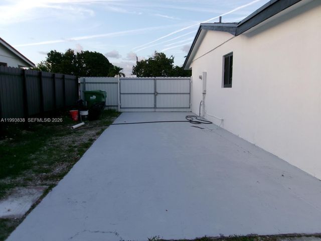 3224 NW 181st St, Miami Gardens, FL 33056