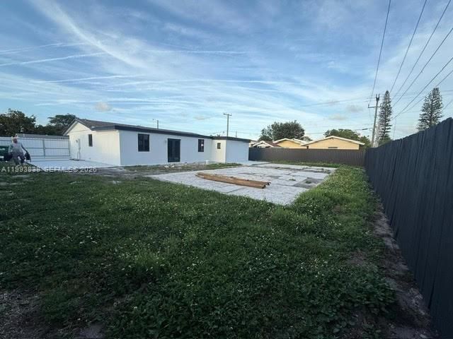 3224 NW 181st St, Miami Gardens, FL 33056