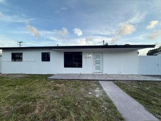 3224 NW 181st St, Miami Gardens, FL 33056