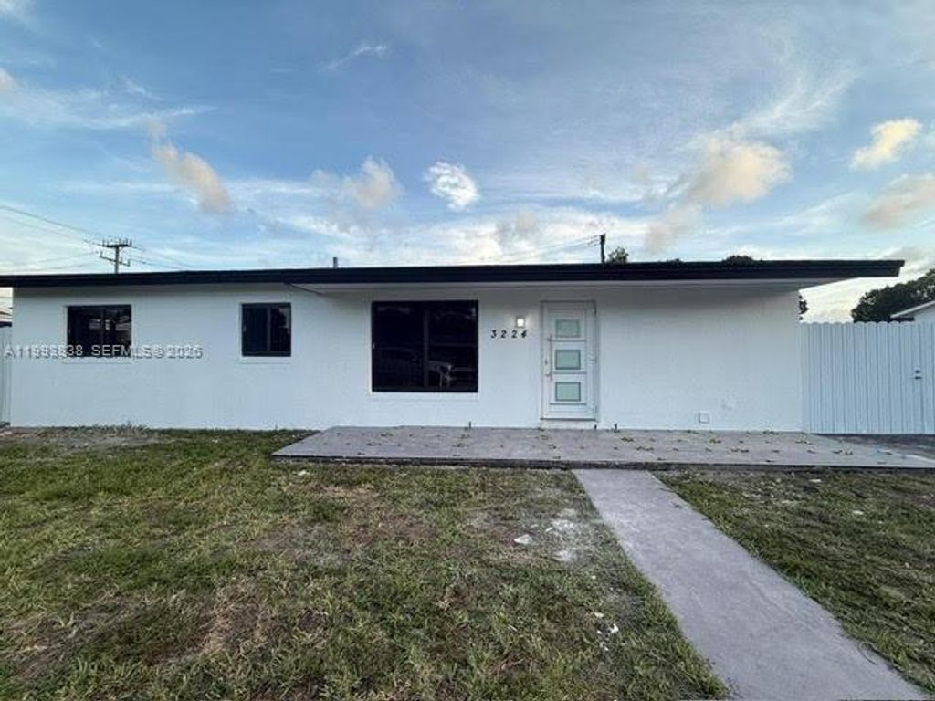3224 NW 181st St, Miami Gardens, FL 33056