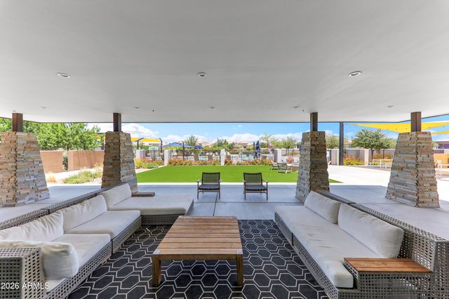10716 E THATCHER Avenue, Mesa, AZ 85212