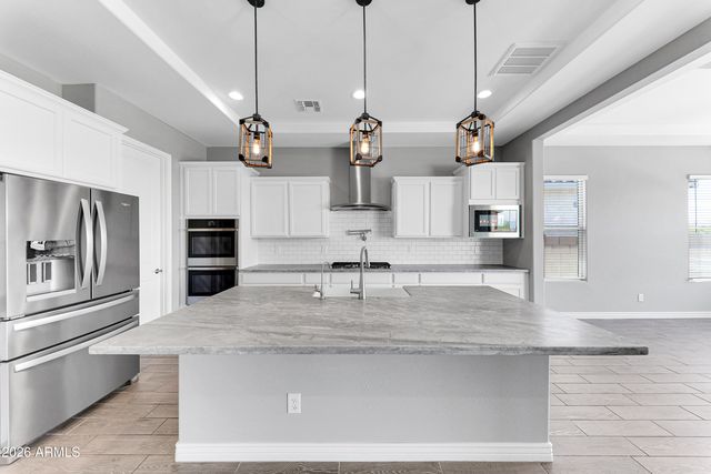 10716 E THATCHER Avenue, Mesa, AZ 85212