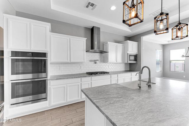 10716 E THATCHER Avenue, Mesa, AZ 85212