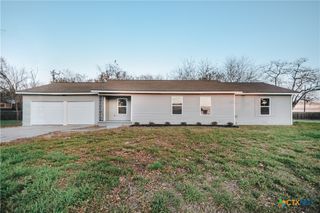 702 E Airline Road, Victoria, TX 77901