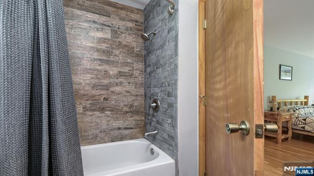 18 Maple Road, Ringwood, NJ 07456
