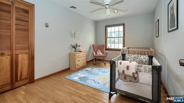 18 Maple Road, Ringwood, NJ 07456