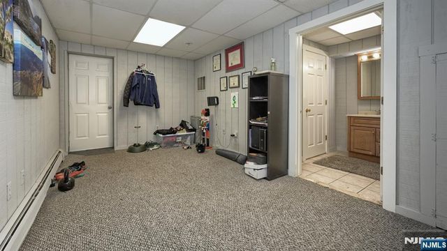 18 Maple Road, Ringwood, NJ 07456