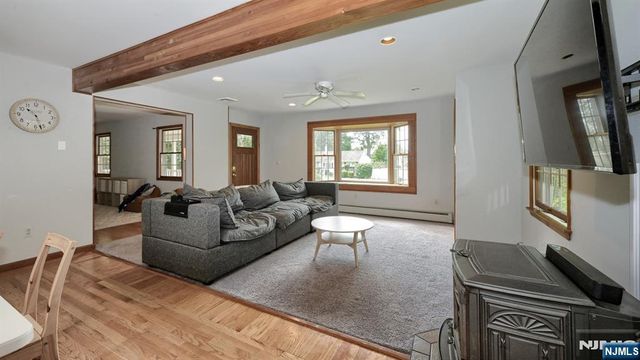 18 Maple Road, Ringwood, NJ 07456
