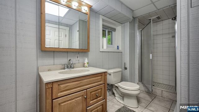 18 Maple Road, Ringwood, NJ 07456