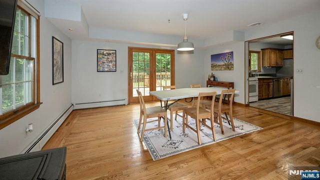 18 Maple Road, Ringwood, NJ 07456