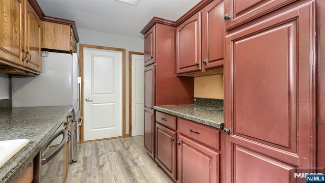 18 Maple Road, Ringwood, NJ 07456