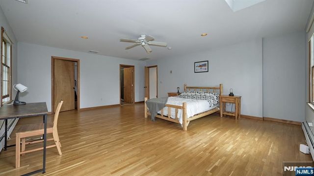 18 Maple Road, Ringwood, NJ 07456