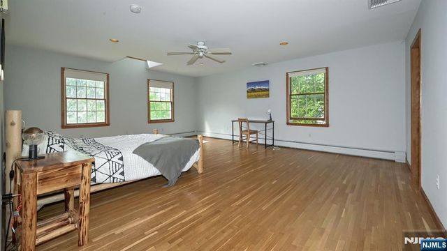 18 Maple Road, Ringwood, NJ 07456