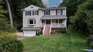 18 Maple Road, Ringwood, NJ 07456