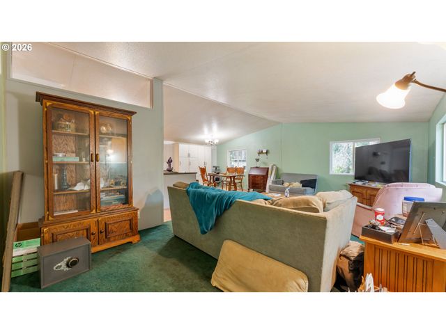 31484 Se WOODLAND Rd, Estacada, OR 97023