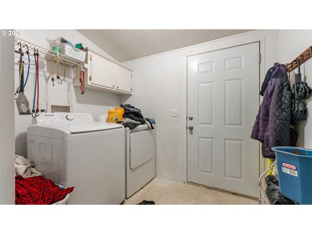 31484 Se WOODLAND Rd, Estacada, OR 97023