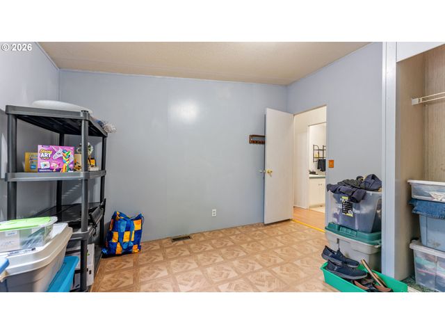 31484 Se WOODLAND Rd, Estacada, OR 97023