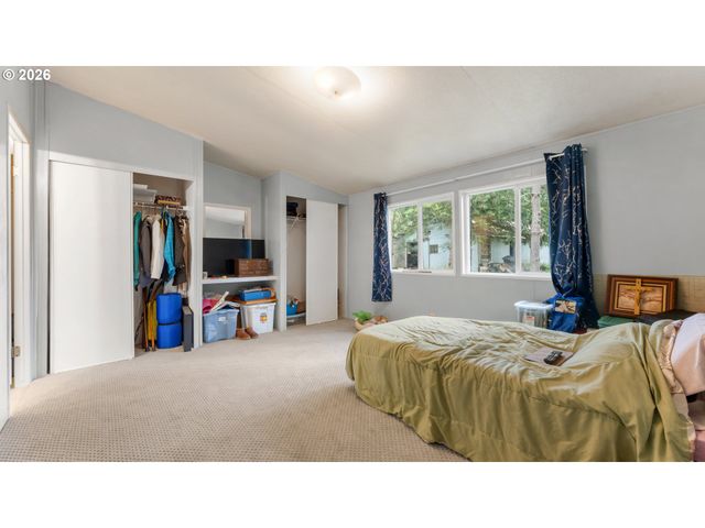 31484 Se WOODLAND Rd, Estacada, OR 97023