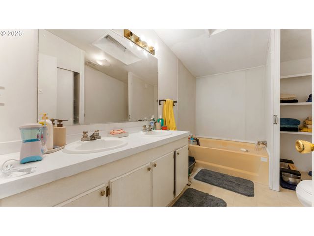 31484 Se WOODLAND Rd, Estacada, OR 97023