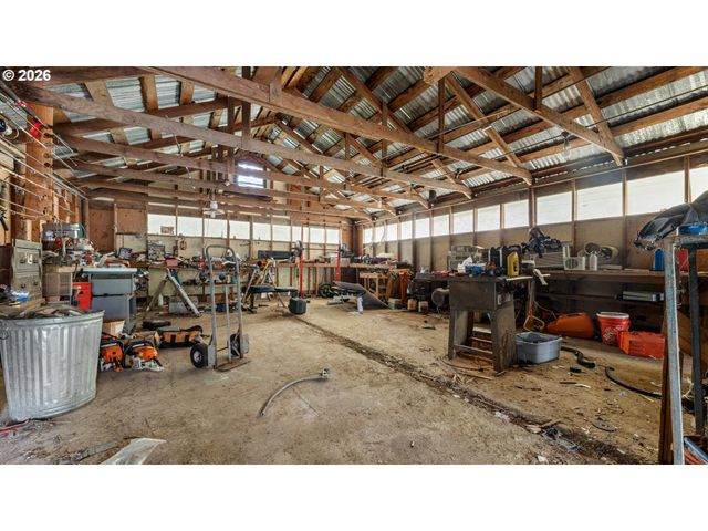 31484 Se WOODLAND Rd, Estacada, OR 97023