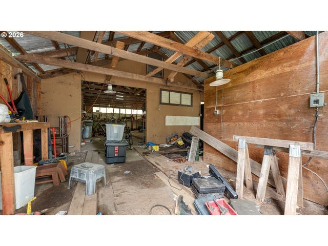 31484 Se WOODLAND Rd, Estacada, OR 97023
