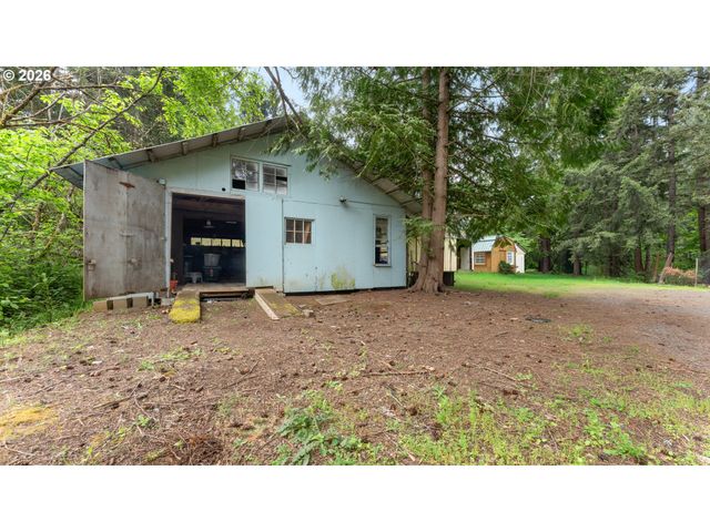 31484 Se WOODLAND Rd, Estacada, OR 97023
