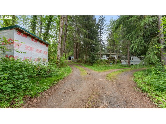 31484 Se WOODLAND Rd, Estacada, OR 97023