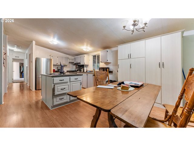 31484 Se WOODLAND Rd, Estacada, OR 97023