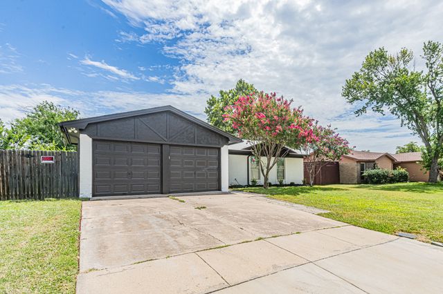 3405 Leatherleaf Lane, Arlington, TX 76015