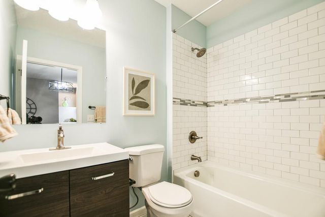 100 E 38th Street, Minneapolis, MN 55408