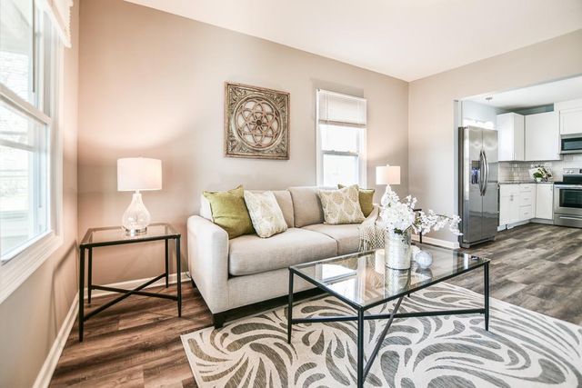 100 E 38th Street, Minneapolis, MN 55408