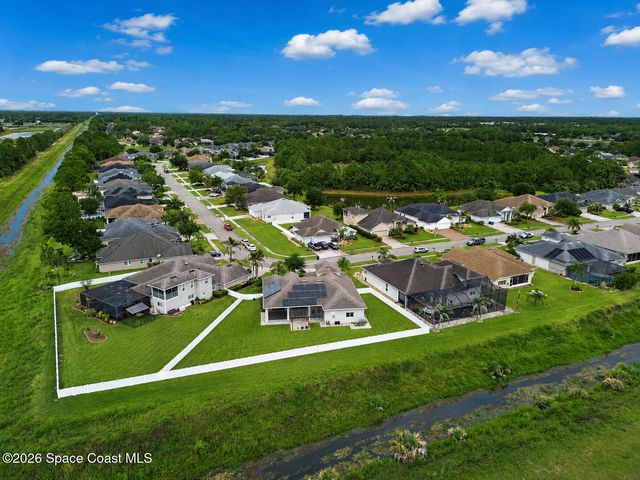 197 Brandy Creek Circle SE, Palm Bay, FL 32909